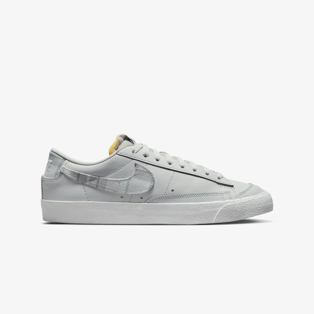 Nike | BLAZER LOW '77 PREMIUM { LIGHT SILVER/MICA GREEN