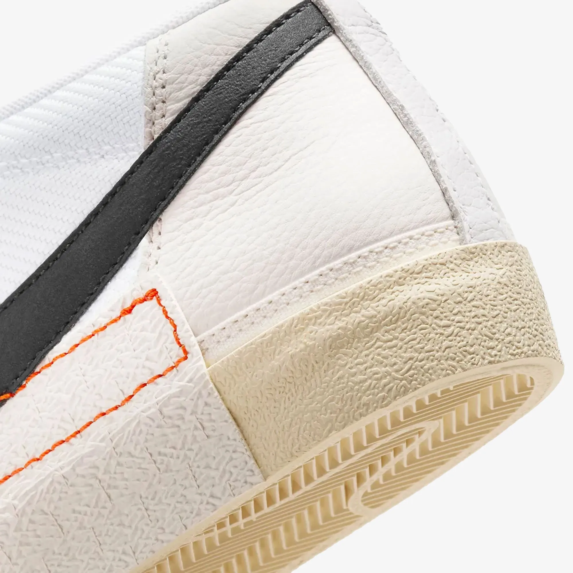 NIKE | BLAZER LOW PRO CLUB { WHITE/BLACK-BEACH-SUMMIT WHITE