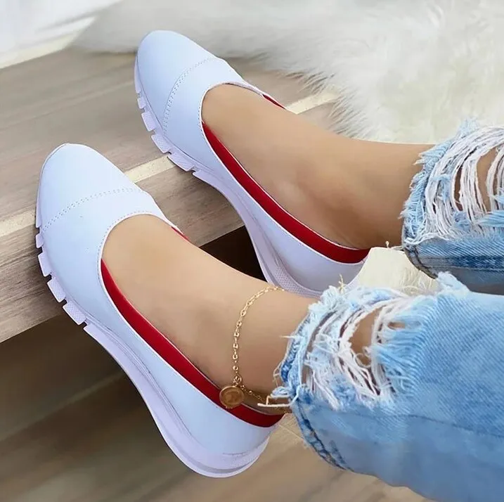 Women Minimalist Slip-On Shoe